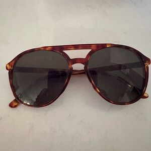 Wilfdox Classic Tortoise Shell Sunglasses